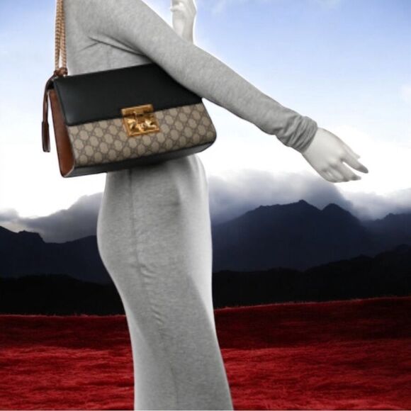 GUCCI 
GG Supreme Monogram Calfskin Padlock Shoulder Bag Beige Black - Picture 2 of 11